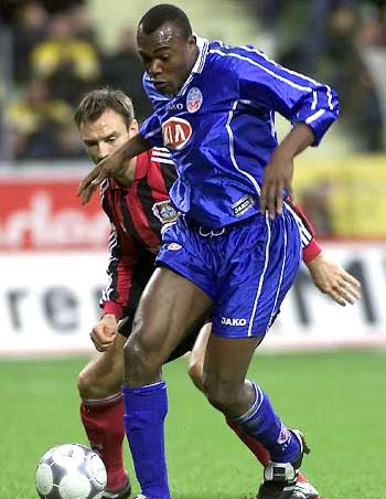 行为不仅突 行为不仅突